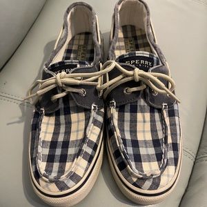 Brand new Sperry boat shoes.